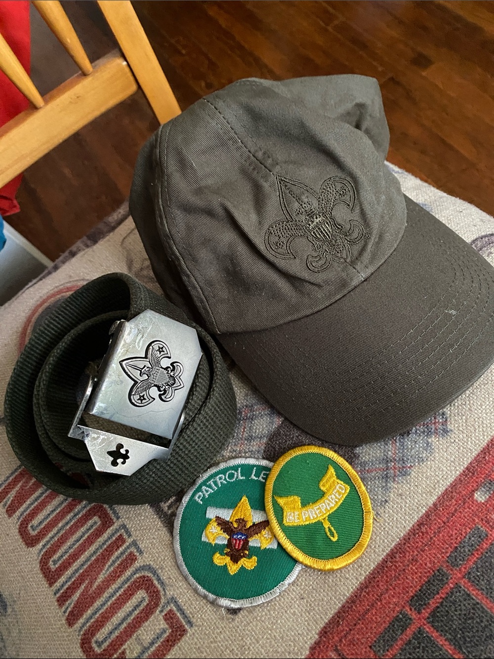 The Cap Boy Scout size S/M with vintage belt in good condition